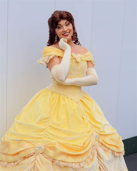 Pin By 1trh1 On Disney Disney Princess Dresses Belle Beauty And