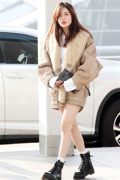 Hyuna Started Her Busy Year With A Signature Wild Airport Outfit