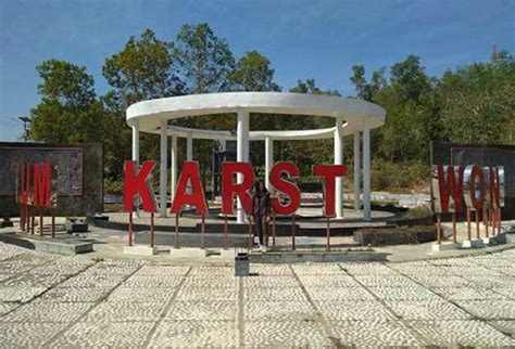 Museum probolinggo adalah sebuah museum di kota probolinggo, provinsi jawa timur, indonesia. Museum Karst Wonogiri - Harga Tiket Masuk - Spot Foto ...
