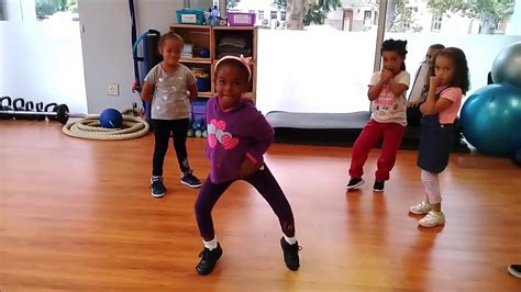 Omunye Dance 6 Year Old Girl Has The Sauce Youtube