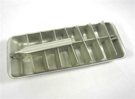 Vintage Aluminum Ice Cube Tray Metal 16 Cube Size By Skippididdle