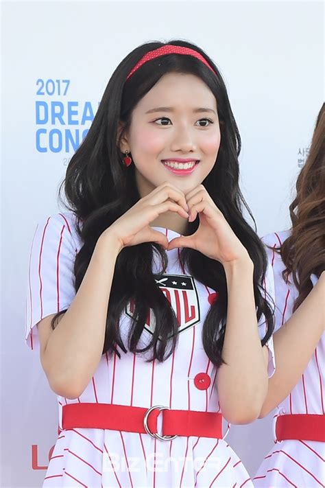 에이프릴 나은 april naeun on twitter. BZ포토 에이프릴 나은, 백설공주와 싱크로율 100% - 이투데이