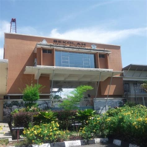 Sekolah henry gurney, batu gajah, perak 4. Sekolah Henry Gurney - General College & University