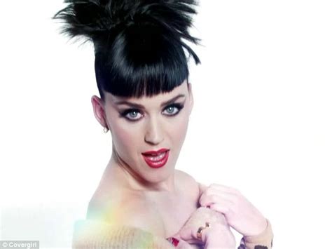 Katy Perry Goes From Dramatic To Natural Beauty In New Covergirl Commercial Daily Mail Online
