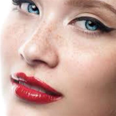 Red Lip Cat Eye Makeup