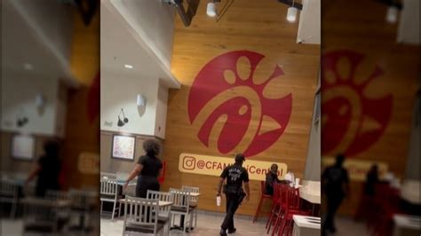 A Chick Fil A Security Guard Allegedly Kicked Out A Homeless Person According To A Tiktok