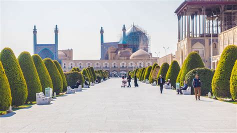 Four Incredible Things To See And Do In Esfahan Travelling The World Solo