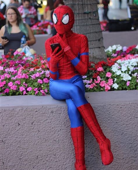 Spiderman homecoming diy halloween costume by halloween costumes. DIY Spiderman costume idea | Spiderman, Spiderman costume, Black spiderman costume