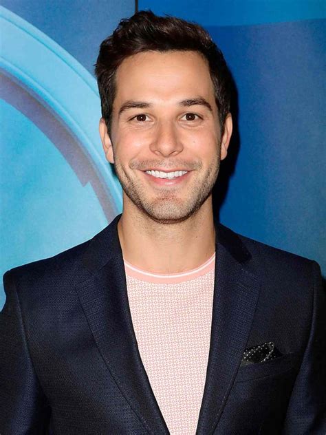 Skylar Astin Age Height Movies And Tv Shows Broadway Abtc