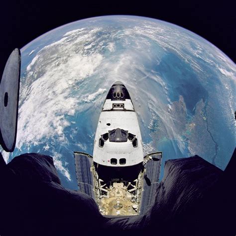 7 Fish Eye View Of Atlantis Center Jsc Earth From Space Space