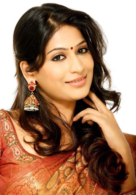 Vijayalakshmi Tamil Actress Half Saree Hq Photos And Stills Telugu