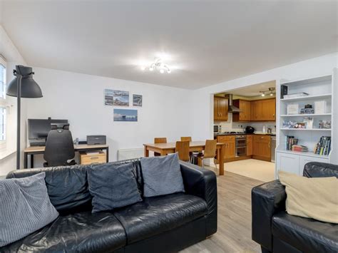 2 Bed Flat For Sale In 32 Dalry Gait Dalry Eh11 £275000 Zoopla