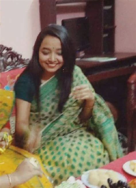 Very Beautiful Desi Wife Fucking With Husband 😍😍😍 Desi Old Videos Hd