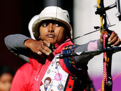 Kadınların bireysel olimpik yarışmasında 2010 commonwealth oyunlarında altın madalya kazandı. Deepika Kumari crashes out
