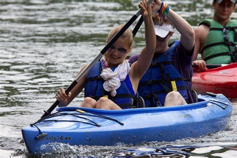 Free Picture Pair Kayakers Paddling Potomac River