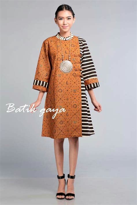 Grosir lurik dan batik solo. Batik with kain lurik for CNY | Model baju wanita, Desain blus, Pakaian wanita