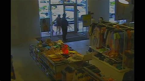 Shoplifter Pepper Sprays Security Guard At Store In Kendall Police Say