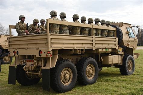 El Ejército Argentino incorpora 22 camiones militares Oshkosh FMTV