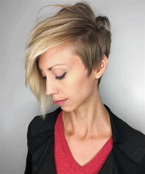 This hairstyle is ideal for men who have thick hair. Layered Short Haircuts for Women with Fine Hair 2019