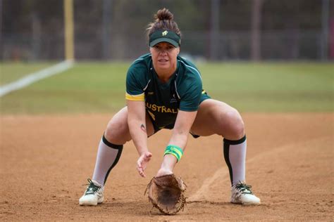 Fantastic 400 Tamworth Softball Product Stacey Porter Racks Up Huge Milestone In Australian