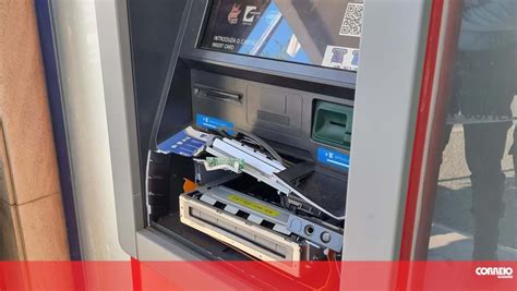 assaltantes vandalizam caixa de multibanco sem dinheiro em espinho portugal correio da manhã