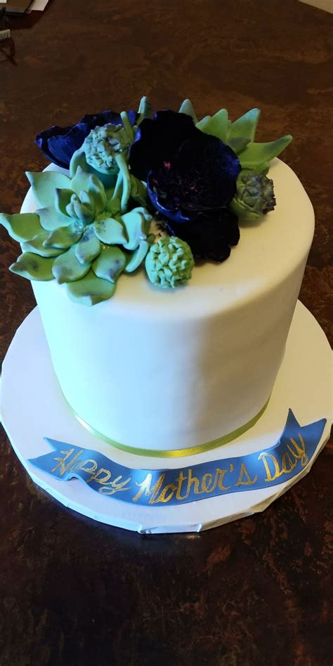 Check out these awesome mothers day cake ideas that you could either replicate or ask a bakery to recreate for you! Beautiful Mother's Day Cake | Mothers day cake, Cake, Desserts