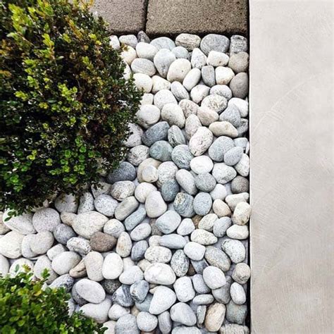 44 Innovative River Rock Landscaping Ideas For Your Backyard