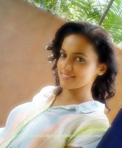 Hot And Sexy Srilankan Actress Udari Warnakulasooriya Photos Mix