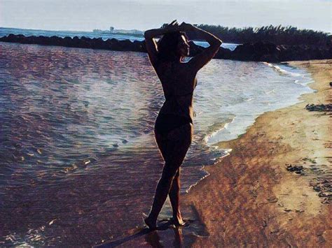 Priyanka Chopras Bikini Picture Is Breaking The Internet