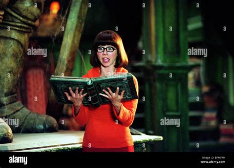 Linda Cardellini As Velma Film Title Scooby Doo 2 Stockfotos And Linda