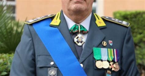 Guardia Di Finanza Il Generale Di Corpo Darmata Andrea De Gennaro è