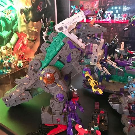 Toy Fair 2017 Transformers Titans Return Trypticon Diorama Image