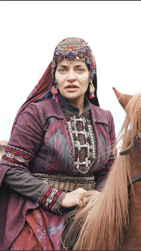 Pin By Fatime On Turkish Drama Beautiful Muslim Women Turkish