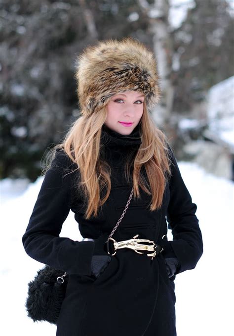Fashionable Women Hats For Winter And Snow Outfits 30