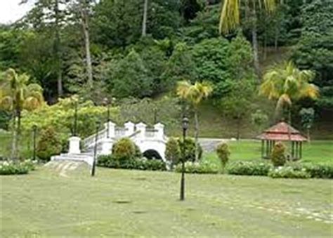 It provides a big recreational area for city folks who need to take a break from the normal routine and busyness of the city. Lake Gardens Kuala Lumpur - Malaysia Tourist & Travel Guide