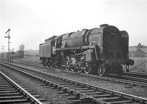Br Class 9f 2 10 0 No92204 Queens Head Handsworth 28 May 1964