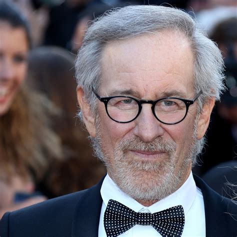 Do you like this video? Steven Spielberg va réaliser son premier Disney - Elle