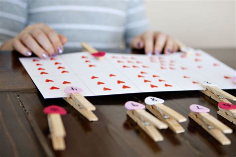 Practice Counting With This Valentines Themed Clothespin Counting Card