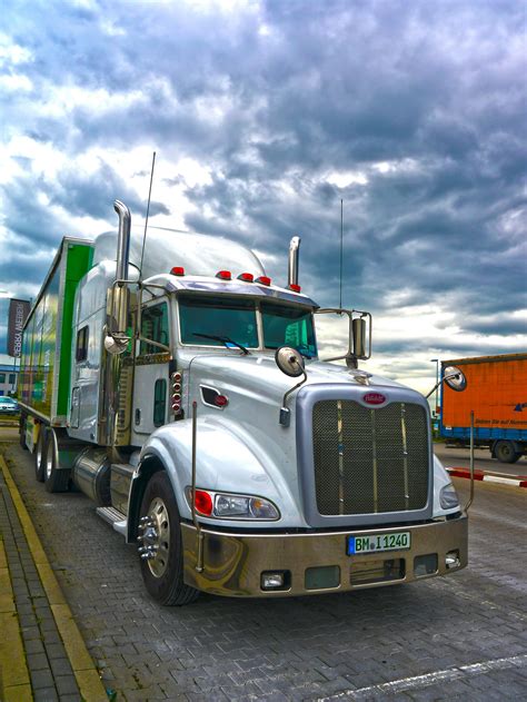 Truck insurance is customized commercial vehicle insurance designed to cover commercial trucks from any damages or losses caused due to accidents, fire, natural disasters, theft and. Truck Insurance Ohio, Truck insurance Michigan, Indiana Truck Insurance