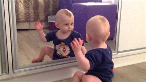 Bebe E Primeiro Encontro Com O Espelho Baby First Mirror Encounter YouTube