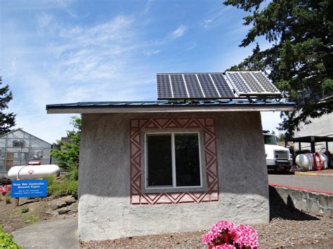 Solar Roof On Straw Bale House Sustainability At Pcc