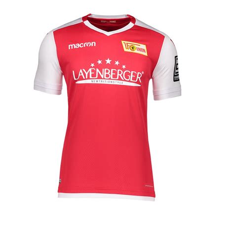 Technische sportbekleidung für herren, damen und kinder artikel für running, fußball, rugby, basket, volley und viele andere sportarten. Macron 1. FC Union Berlin Trikot Home 2018/2019 ...