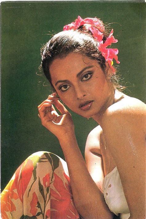 Pin By Anna Shvetsova On Rekha Rekha Actress Vintage Bollywood Indian Aesthetic