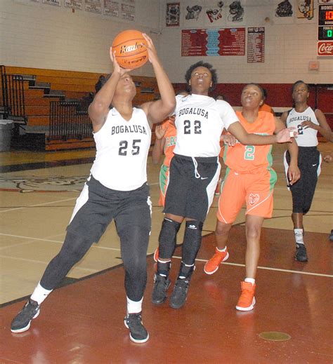 Big 4th Quarter Key In Lady Demons Win Over Bogalusa The Bogalusa