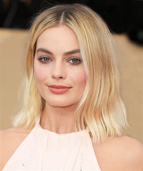 Why Margot Robbies Summer Hair And Makeup Look So Good