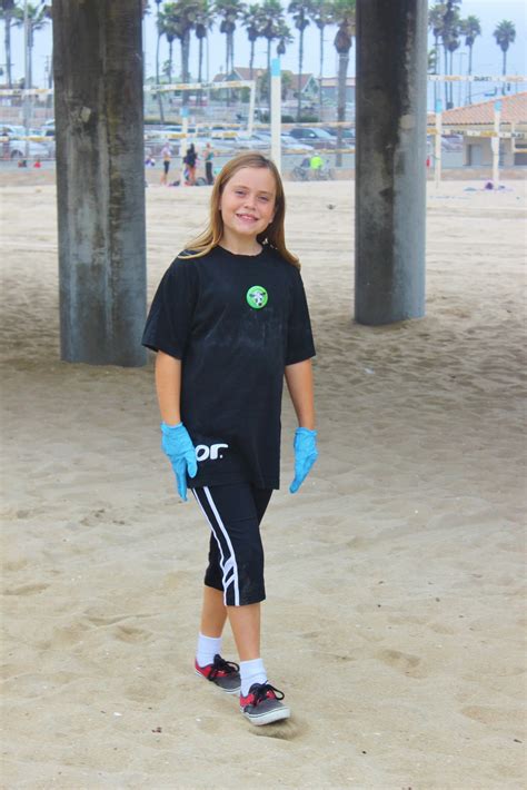 HUNTINGTON BEACH GIRL SCOUT TROOP BEACH CLEAN UP DAY