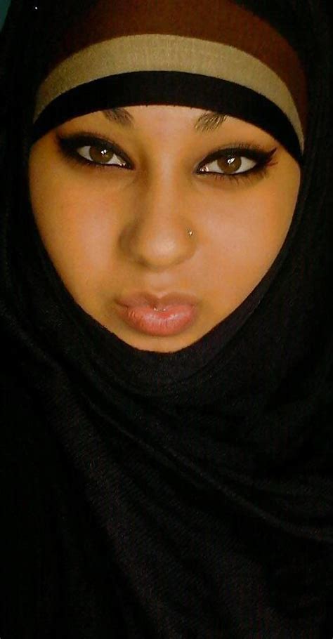 hijab teen with sexy face ebsiba