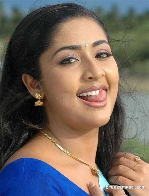 Present Actress Hot Mallu Actress Navya Nair In Saree Mallufun Com