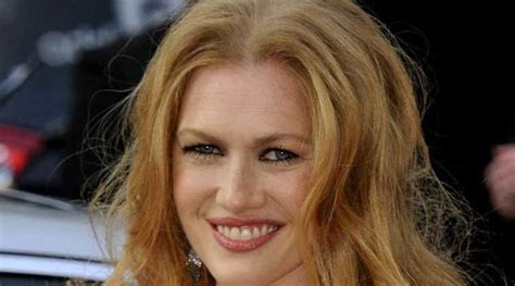 Mireille Enos Body Measurements Including Breasts Height