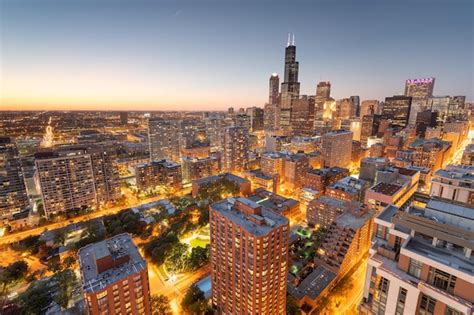 Premium Photo Chicago Illinois Usa Aerial Cityscape At Dusk